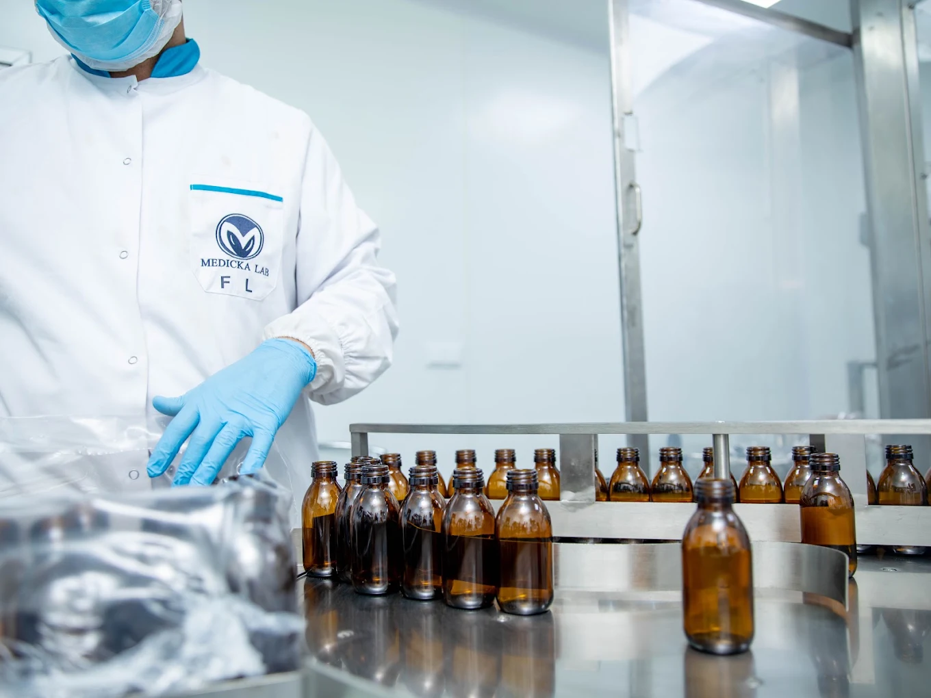 Medicka Lab production line for food supplements, view 3